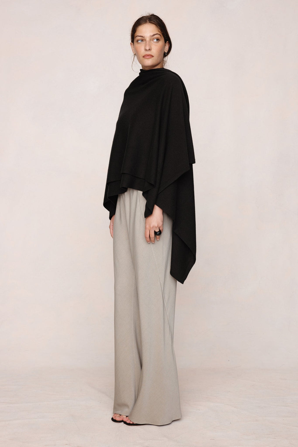 26SS MATILDA PONCHO - BLACK