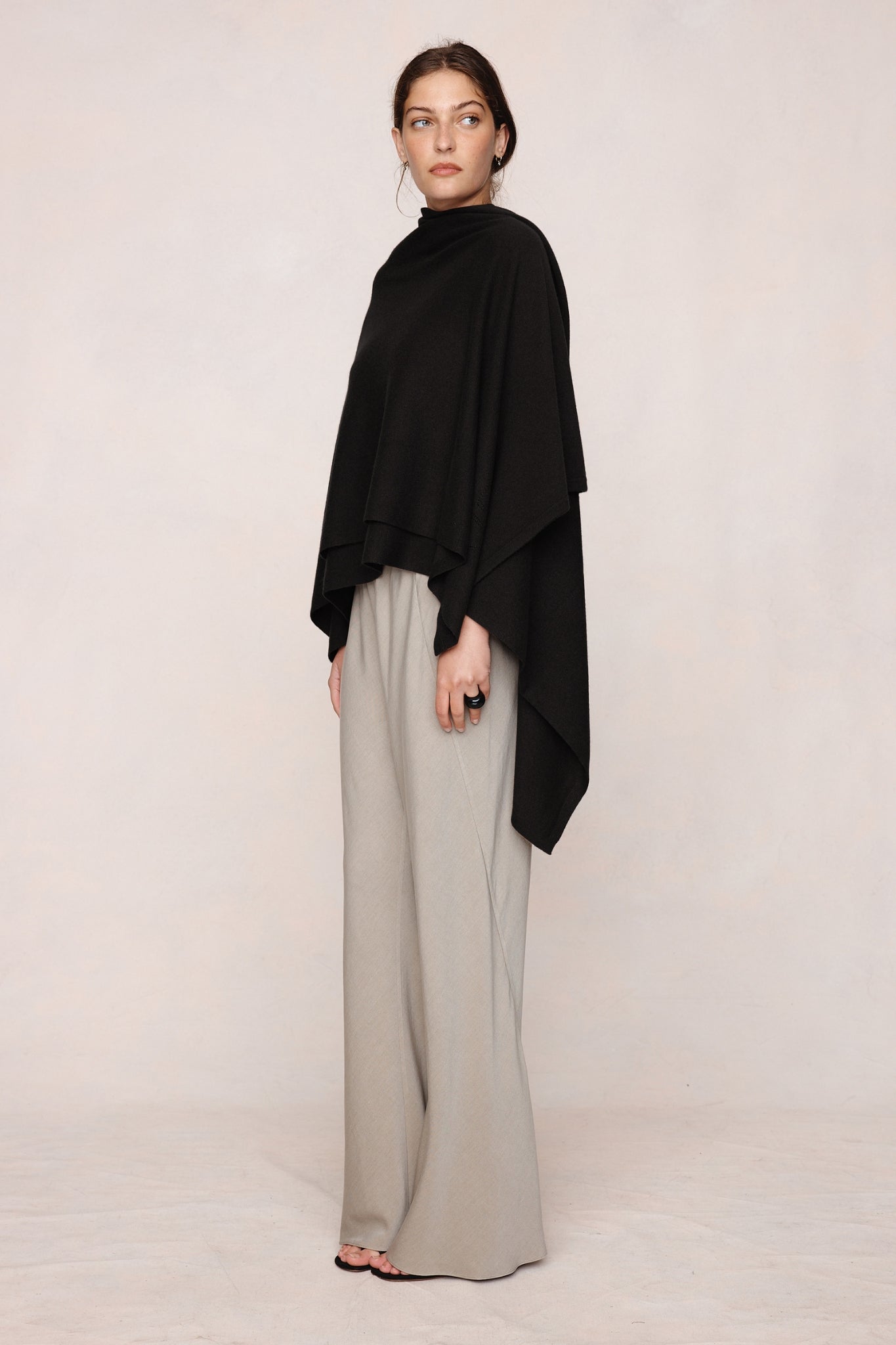 26SS MATILDA PONCHO - BLACK