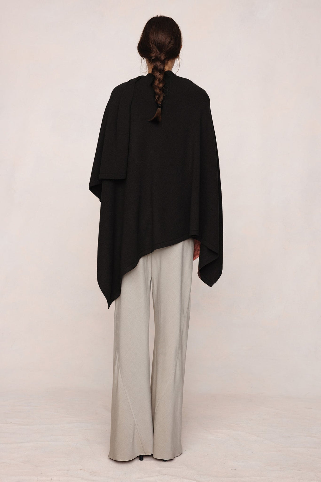 26SS MATILDA PONCHO - BLACK