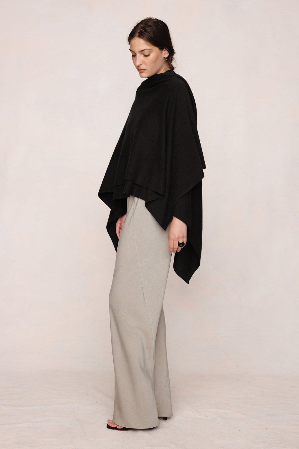 26SS MATILDA PONCHO - BLACK