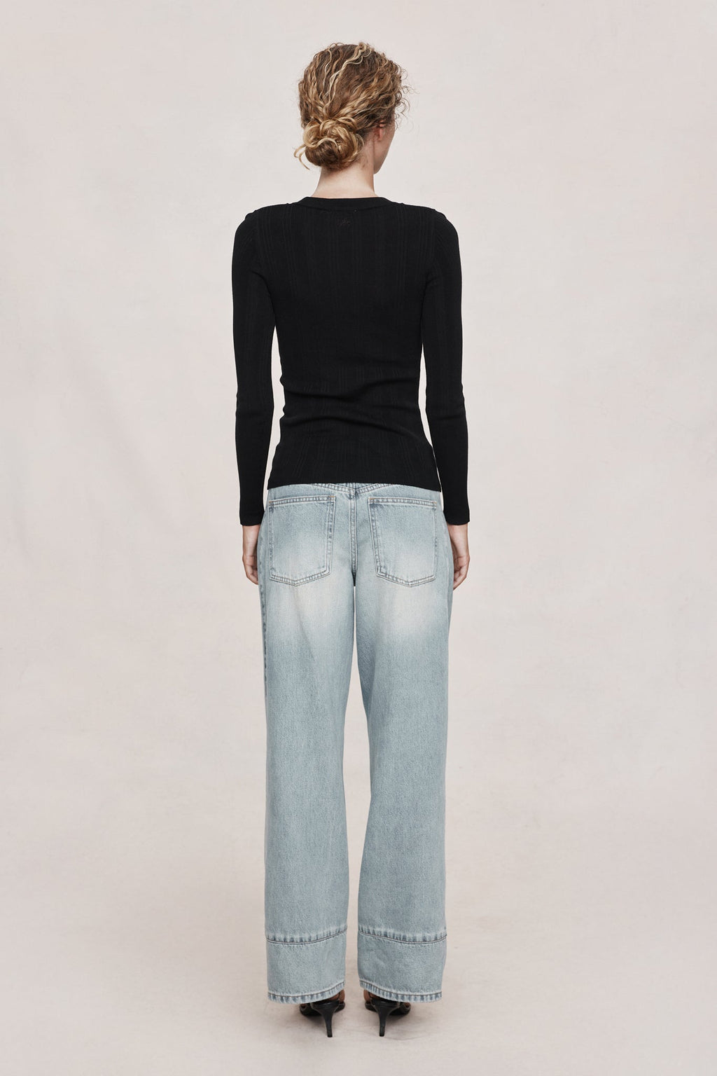 26SS ANA TOP - BLACK
