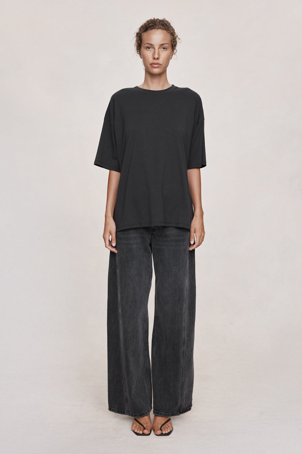 26SS HELE TEE - BLACK