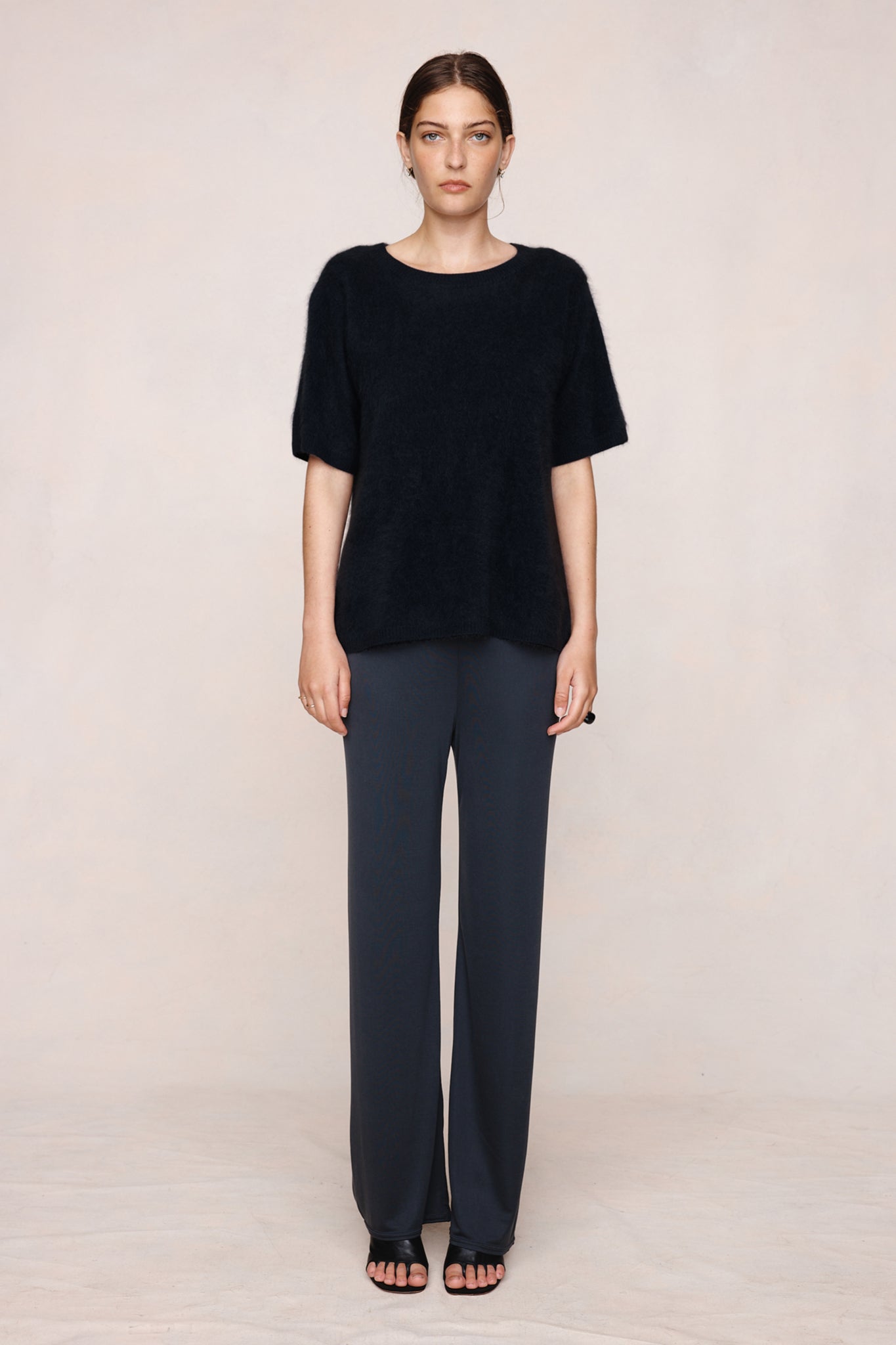 26SS HERA TOP - BLACK