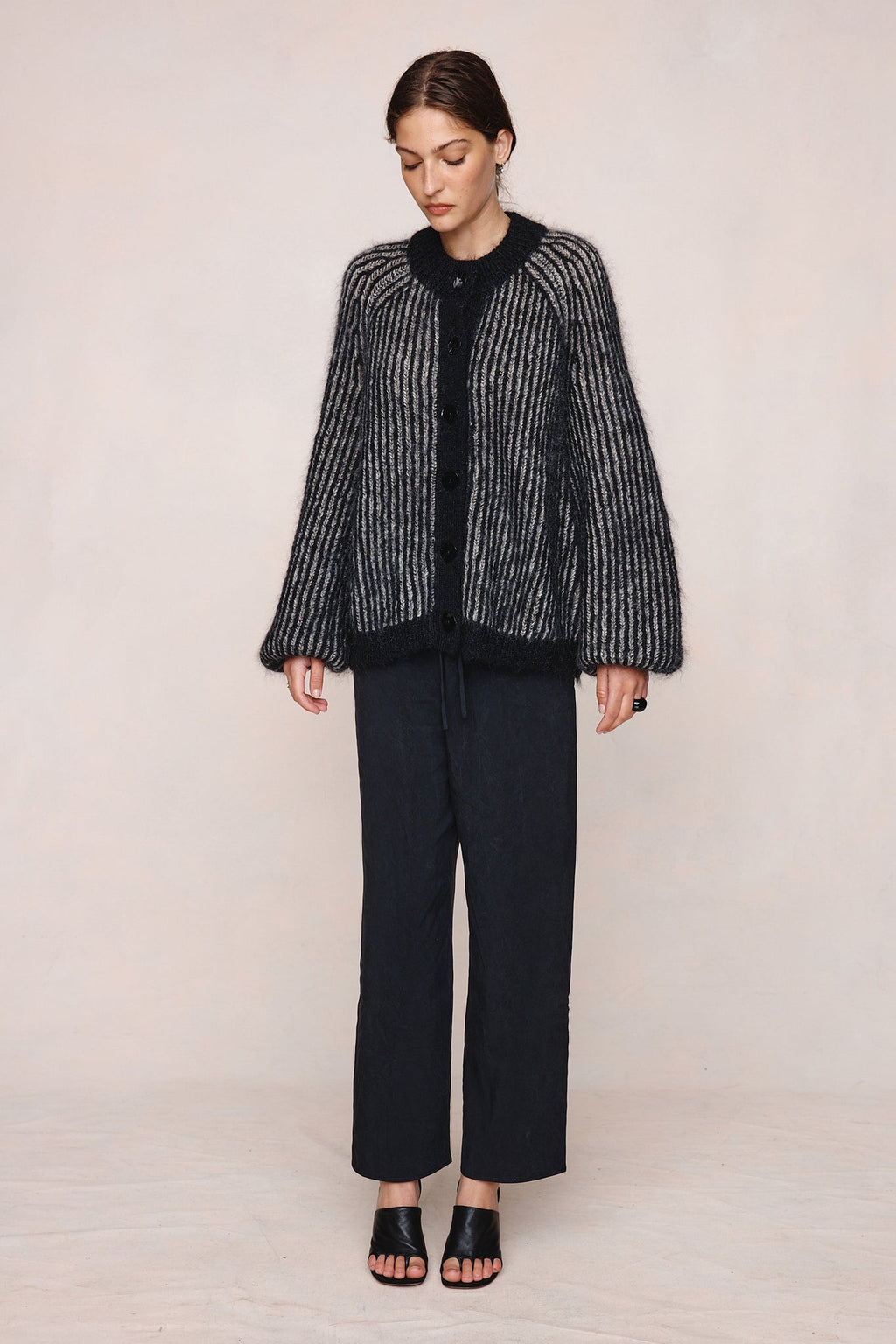 26SS JASPER CARDIGAN - BLACK / GREIGE