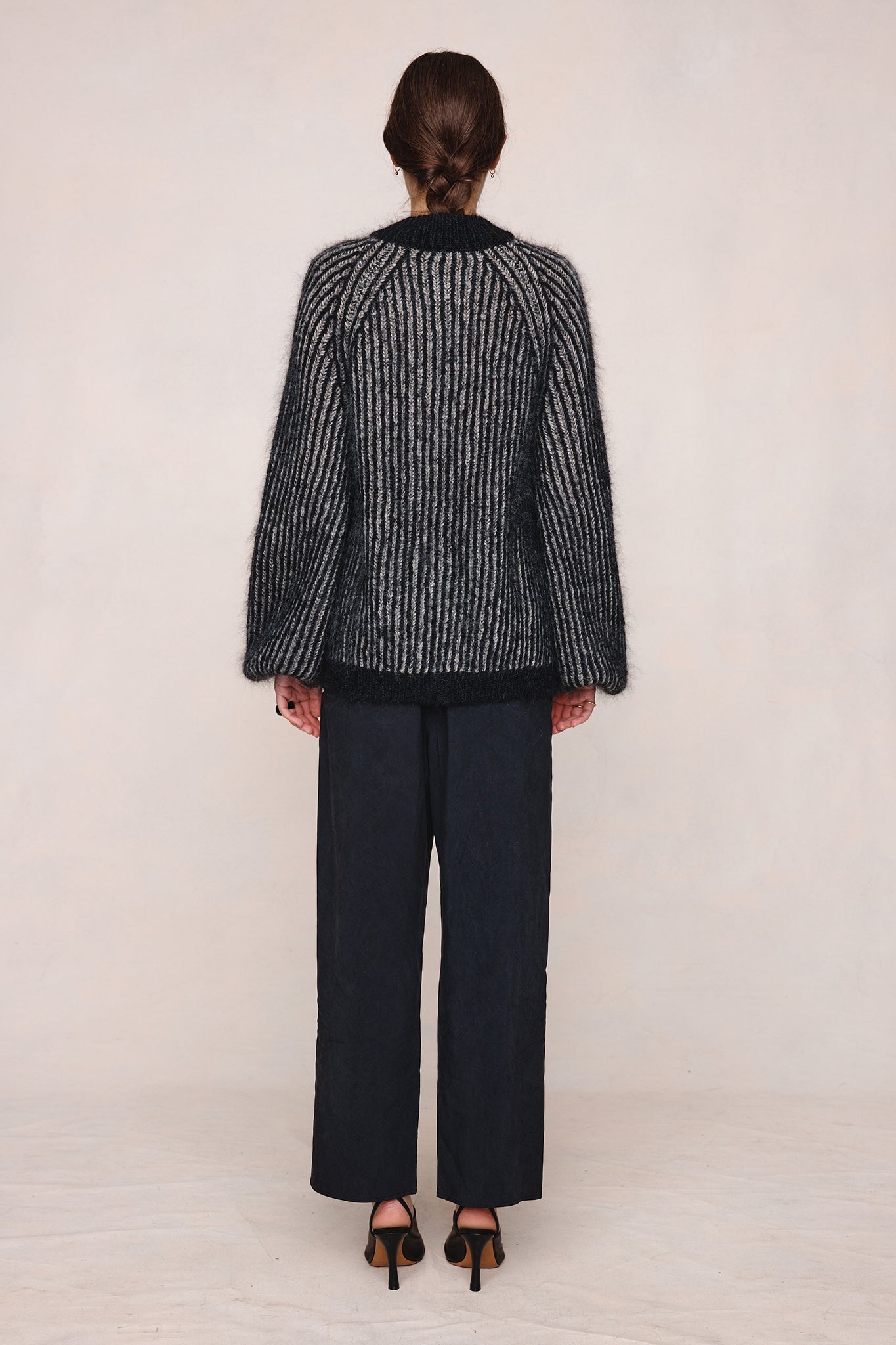 26SS JASPER CARDIGAN - BLACK / GREIGE