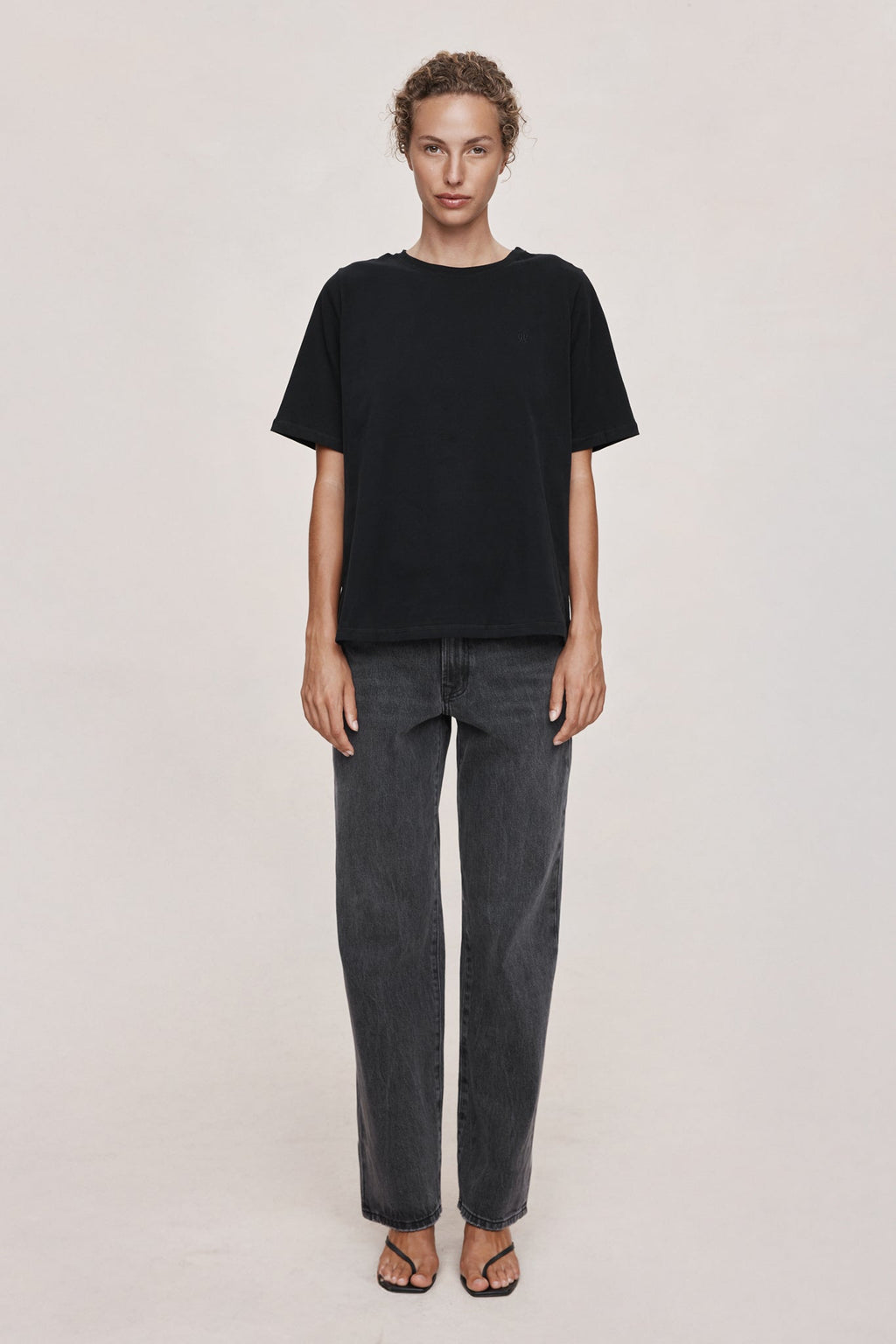 26SS KENNA TEE. - BLACK