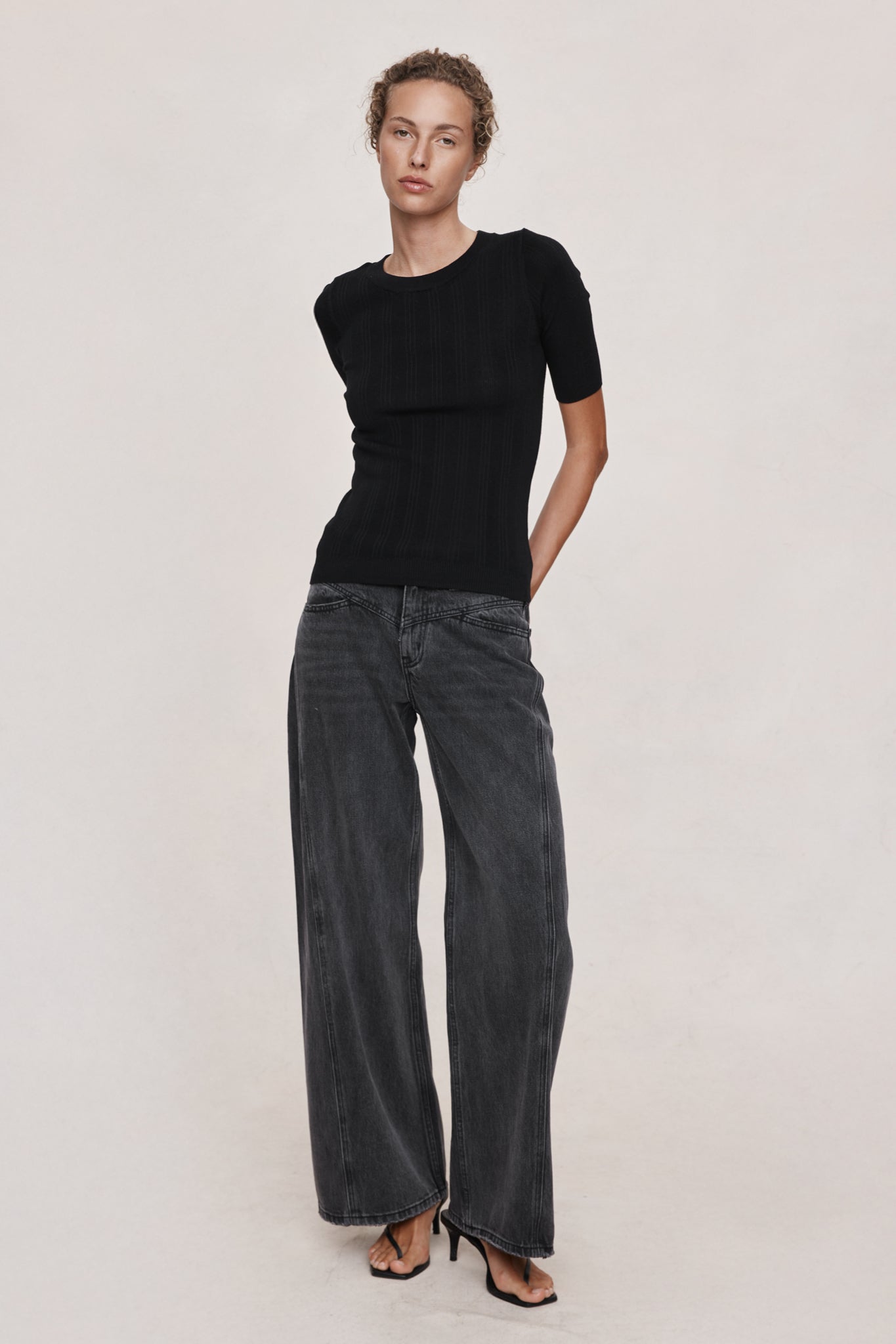 26SS LAYLA TEE - BLACK