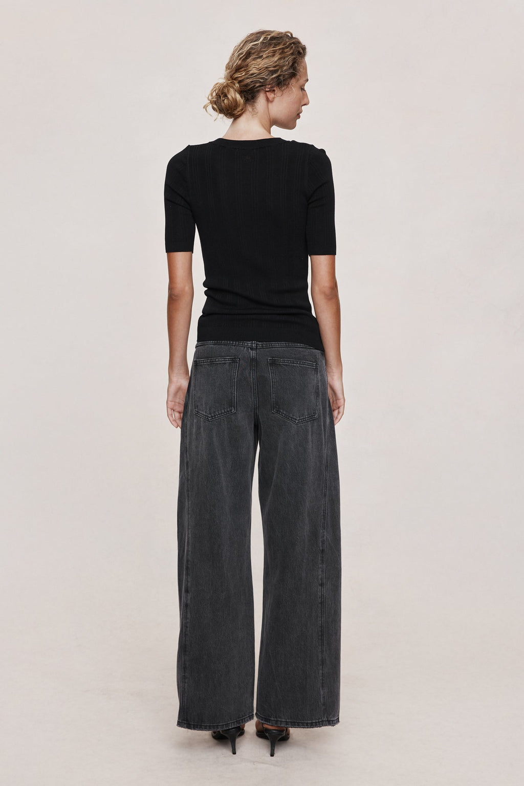 26SS LAYLA TEE - BLACK