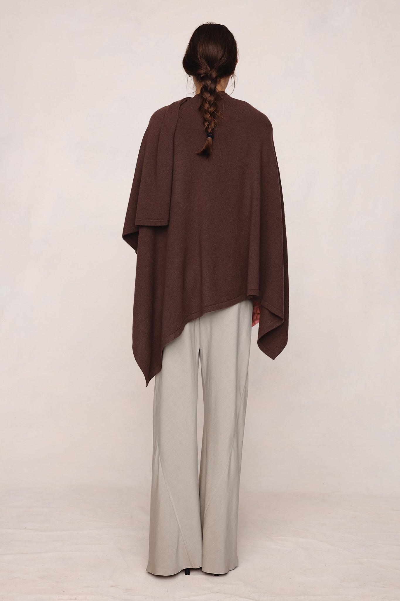 26SS MATILDA PONCHO - CAROB