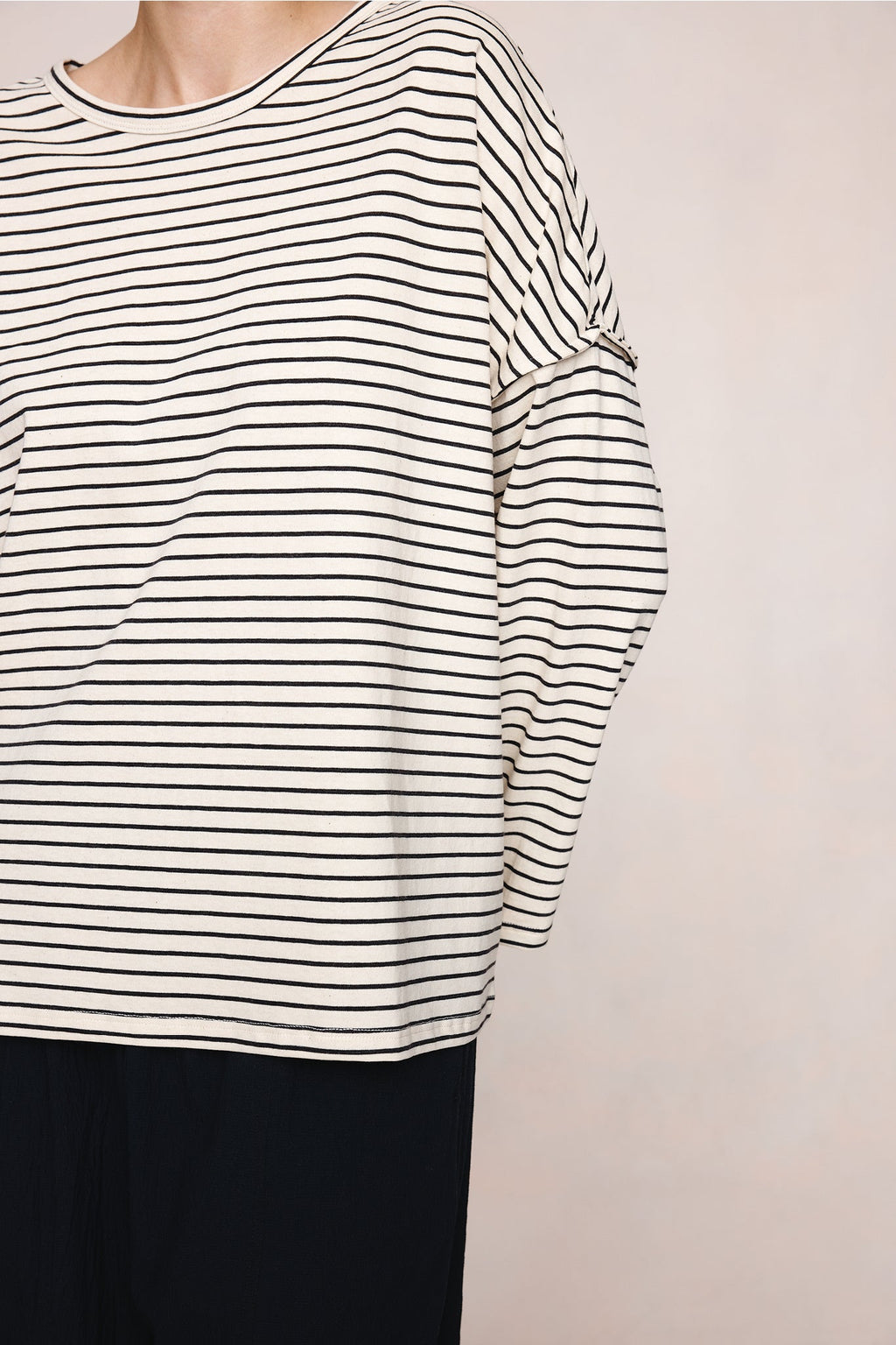 26SS YELENA TEE - IVORY / BLACK STRIPE