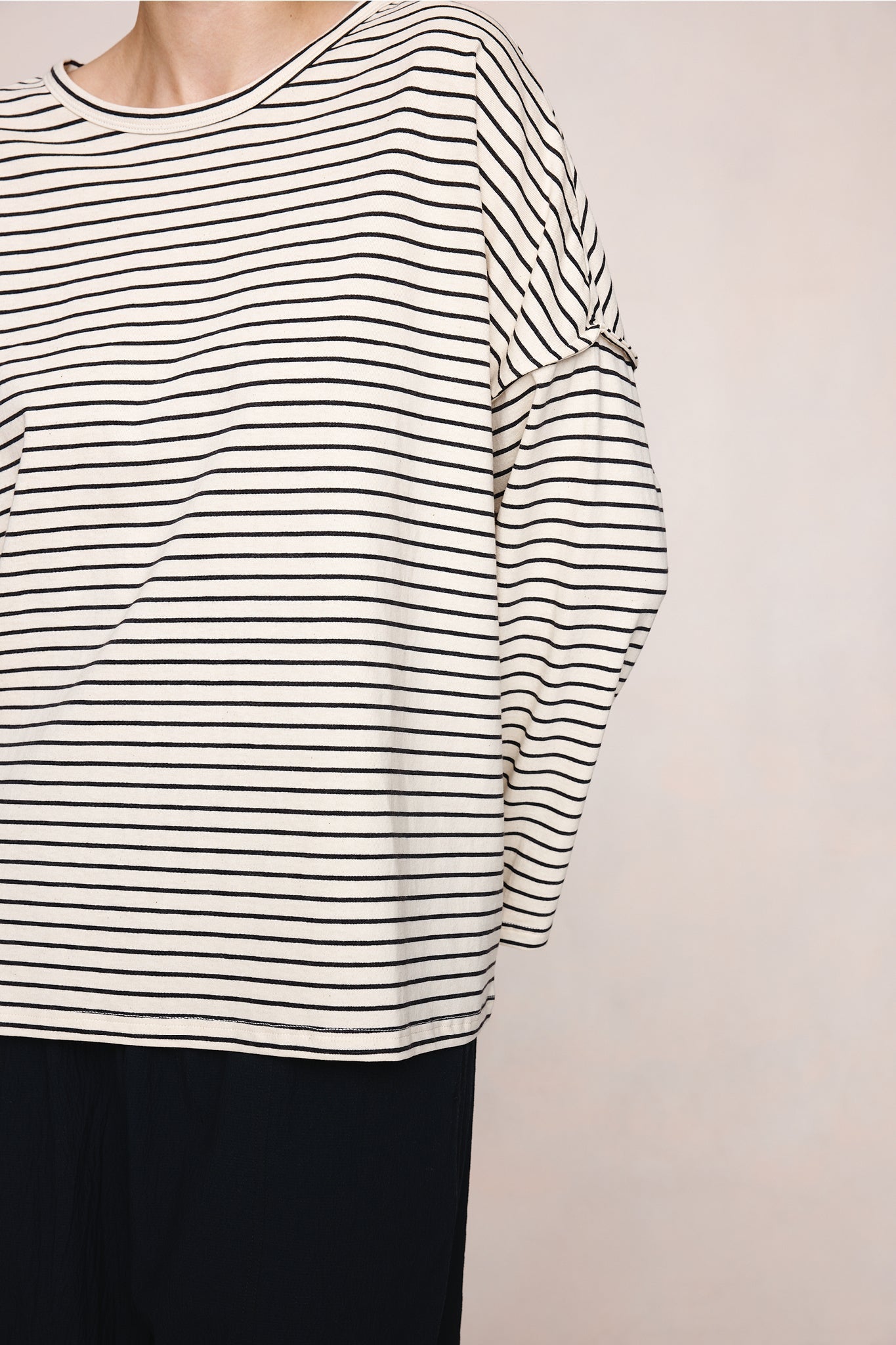 26SS YELENA TEE - IVORY / BLACK STRIPE